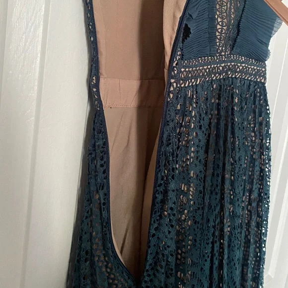 WEDDING GUEST GREEN AND TAN PLEATED DRESS SIZE 2 - Picture 6 of 7